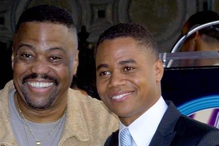 Cuba Gooding Jr. (r.) mit seinem Vater im Jahr 2002, als er seinen Stern auf dem Hollywood Walk of Fame bekam Cuba Gooding Jr. (r.) mit seinem Vater im Jahr 2002, als er seinen Stern auf dem Hollywood Walk of Fame bekam