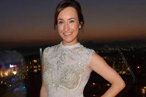 Maike von Bremen macht im Kleid der Berliner Designerin Jasmin Erbas eine gute Figur
