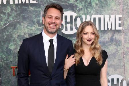 Amanda Seyfried und Schauspielkollege Thomas Sadoski sind seit März 2017 verheiratet und glückliche Eltern Amanda Seyfried und Schauspielkollege Thomas Sadoski sind seit März 2017 verheiratet und glückliche Eltern