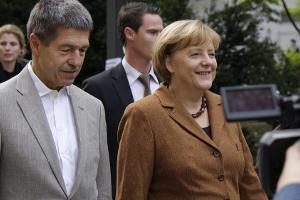 Angela Merkel ganz privat: So unterstützt sie ihr Ehemann