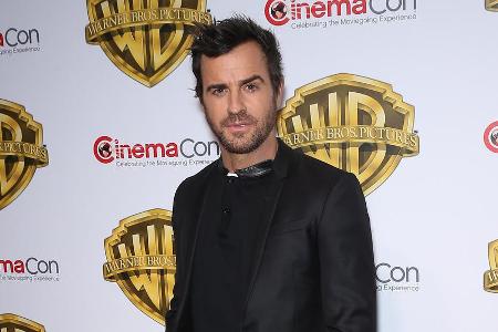 Schauspieler Justin Theroux hat mit einer andauernden Nachbarschaftsfehde zu kämpfen Schauspieler Justin Theroux hat mit einer andauernden Nachbarschaftsfehde zu kämpfen