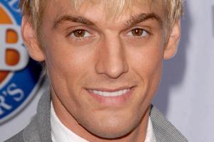 Aaron Carter bricht in Schwulenclub in Tränen aus