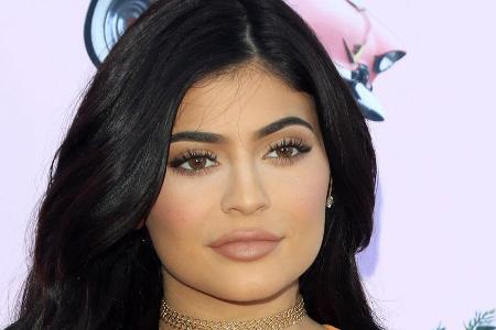 Kylie Jenner wurde mit 19 Jahren bereits Chefin ihrer Kosmetikfirma Kylie Jenner wurde mit 19 Jahren bereits Chefin ihrer Kosmetikfirma