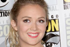 Billie Lourd: So geht sie mit dem Tod ihrer Mutter Carrie Fisher um