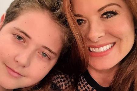 Debra Messing ist froh, ihren Sohn Roman Walker Zelman an ihrer Seite zu haben Debra Messing ist froh, ihren Sohn Roman Walker Zelman an ihrer Seite zu haben