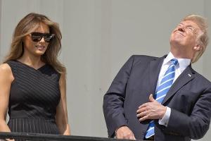 Donald Trump stiehlt selbst der Sonnenfinsternis die Show