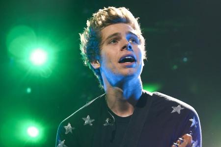 Luke Hemmings hat mächtig Stress mit seiner Ex Arzaylea Luke Hemmings hat mächtig Stress mit seiner Ex Arzaylea