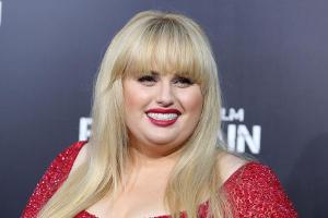 Rebel Wilson: Sturz, Gehirnerschütterung, Notaufnahme!