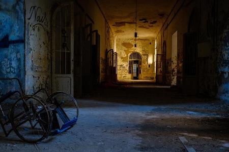In der Psychiatrie von Volterra in der Toskana waren zeitweise 6.000 Menschen untergebracht. Die grausamen Praktiken dort ha... In der Psychiatrie von Volterra in der Toskana waren zeitweise 6.000 Menschen untergebracht. Die grausamen Praktiken dort ha...