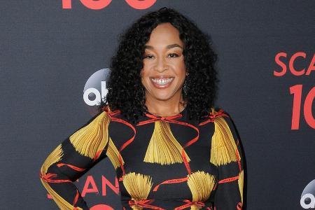 Drehbuchautorin Shonda Rhimes freut sich über die Zusammenarbeit mit Netflix Drehbuchautorin Shonda Rhimes freut sich über die Zusammenarbeit mit Netflix