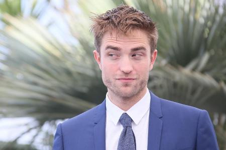 Robert Pattinson bei den diesjährigen Filmfestspielen in Cannes, wo er seinen neuen Film Robert Pattinson bei den diesjährigen Filmfestspielen in Cannes, wo er seinen neuen Film