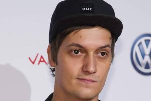 LeFloid zeigt Youtube den Mittelfinger