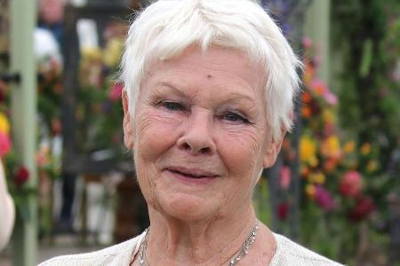 Judi Dench ist zwar glücklich mit David Mills, weiß aber nicht wie sie ihn nennen soll Judi Dench ist zwar glücklich mit David Mills, weiß aber nicht wie sie ihn nennen soll