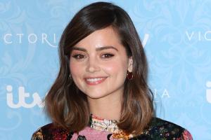 Hat sich "Doctor Who"-Star Jenna Coleman etwa verlobt?