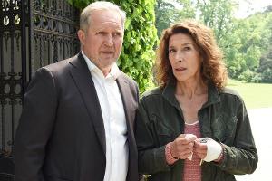 "Tatort: Virus": Moritz Eisner (Harald Krassnitzer) und Bibi Fellner (Adele Neuhauser) müssen in der Ebola-Hysterie einen kü...