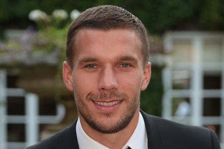 Lukas Podolski geht gegen Lukas Podolski geht gegen