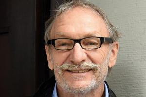 In "Über Land" spielt Franz Xaver Kroetz Richter Max Althammer