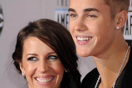 Pattie Mallette mit ihrem berühmten Sohn Justin Bieber Pattie Mallette mit ihrem berühmten Sohn Justin Bieber