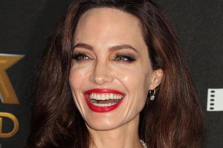 Angelina Jolie weiß ihre Privilegien als Hollywood-Star zu schätzen Angelina Jolie weiß ihre Privilegien als Hollywood-Star zu schätzen