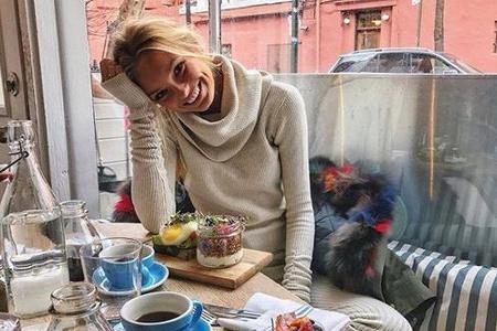 Eine Mermaid Bowl ist nicht nur super gesund, sondern macht auch optisch einiges her! Eine Mermaid Bowl ist nicht nur super gesund, sondern macht auch optisch einiges her!