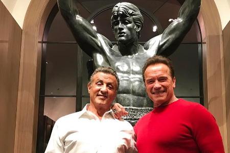 Zwei Action-Ikonen unter sich: Sylvester Stallone (l.) und Arnold Schwarzenegger Zwei Action-Ikonen unter sich: Sylvester Stallone (l.) und Arnold Schwarzenegger