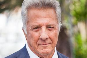 Samt Beweisfoto? Weitere Frau belastet Dustin Hoffman