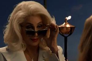 "Mamma Mia! Here We Go Again": Cher mischt die Party auf