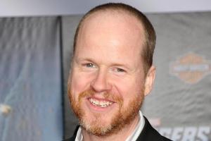 "Avengers"-Regisseur Joss Whedon geht mit dem "Batgirl" fremd