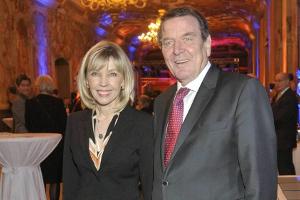 Gerhard Schröder gibt zu: Die Trennung war seine Schuld