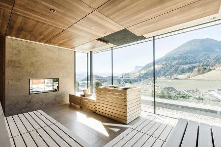 Sauna mit Bergblick im Alpiana Resort
