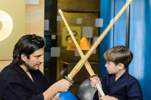 "Alles was zählt": Maximilian genießt die Kendo-Übungseinheit mit seinem Sohn Alexander