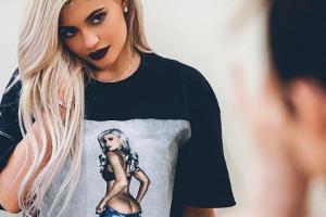 Kylie Jenner verkauft ihr nacktes Hinterteil
