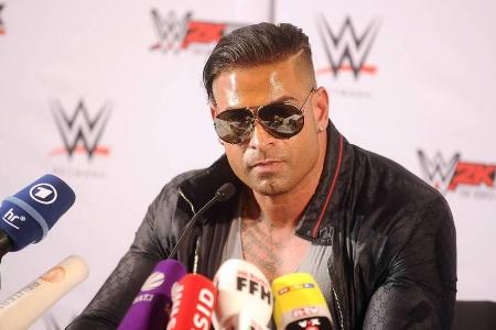 Tim Wiese bei einer PK zu seiner Zeit als Wrestler Tim Wiese bei einer PK zu seiner Zeit als Wrestler