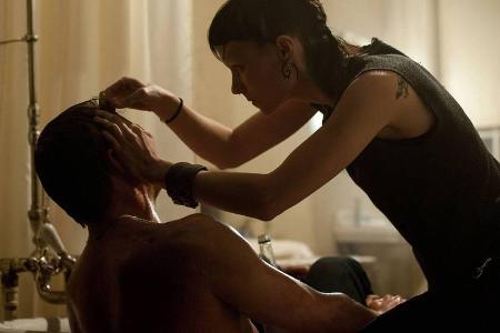 Daniel Craig als Mikael Blomkvist und Rooney Mara als Lisbeth Salander in David Finchers Daniel Craig als Mikael Blomkvist und Rooney Mara als Lisbeth Salander in David Finchers