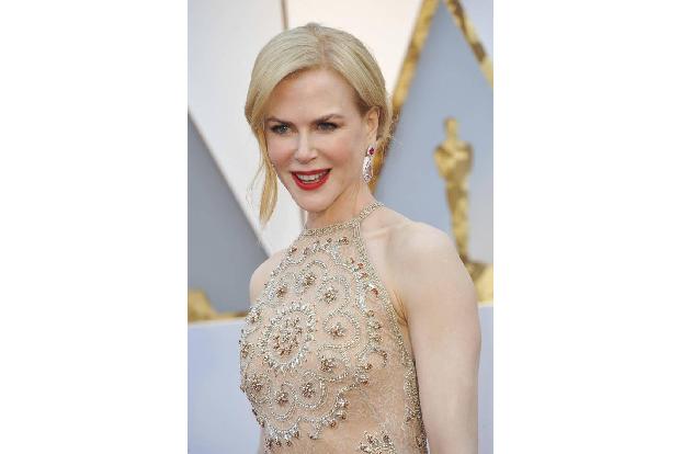 Es ist eine stressige Awardseason für Nicole Kidman - doch wenn man für seine Darstellung im Film 'Lion' gleich für mehrere ... Es ist eine stressige Awardseason für Nicole Kidman - doch wenn man für seine Darstellung im Film 'Lion' gleich für mehrere ...