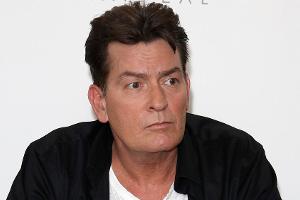 Charlie Sheen weiß, wer in Hollywood HIV-positiv ist
