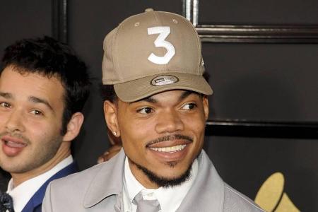 Zieht Chance the Rapper bald wieder bei seinen Eltern ein, um bemuttert zu werden? Zieht Chance the Rapper bald wieder bei seinen Eltern ein, um bemuttert zu werden?