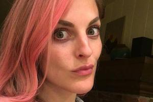 Leb wohl, Blond! Sandy Mölling trägt jetzt Pink