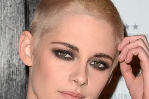 Kristen Stewart schockt mit abrasierten Haaren