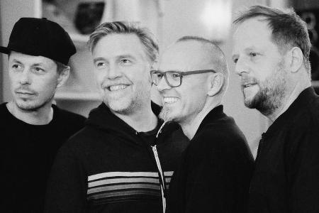 Thomas D (2. v. r.) mit seinen Bandkollegen