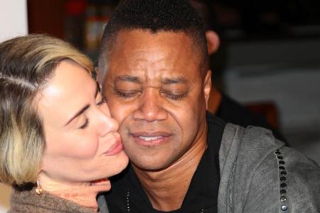 Cuba Gooding jr scheint Sarah Paulson öfter mal auf die Pelle zu rücken - hier bei einem Auftritt im Januar Cuba Gooding jr scheint Sarah Paulson öfter mal auf die Pelle zu rücken - hier bei einem Auftritt im Januar
