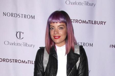 Lily Allen sollte in Sachen Umweltschutz mit gutem Beispiel vorangehen Lily Allen sollte in Sachen Umweltschutz mit gutem Beispiel vorangehen