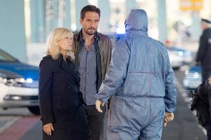 "Tatort: Nachtsicht": Hauptkommissarin Inga Lürsen (Sabine Postel) und Hauptkommissar Stedefreund (Oliver Mommsen) haben es ...