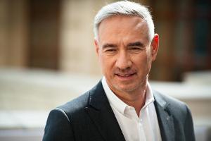 Schlechtester Film: Roland Emmerich droht die "Goldene Himbeere"