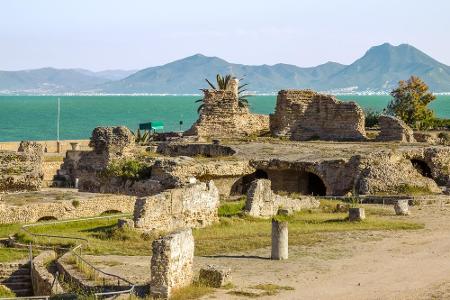 Im Golf von Hammamet beweist das tunesische Monastier, dass sich Kultur- und klassischer Strandurlaub nicht unbedingt aussch...