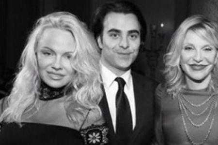 Pamela Anderson (l.) zeigt eine ganz neue Seite Pamela Anderson (l.) zeigt eine ganz neue Seite