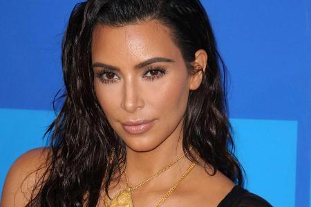 Kim Kardashian hatte sich nach dem Überfall größtenteils aus der Öffentlichkeit zurückgezogen Kim Kardashian hatte sich nach dem Überfall größtenteils aus der Öffentlichkeit zurückgezogen