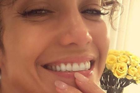 Wer perfekte Nägel wie J.Lo haben will, muss dafür nicht extra ins Nagelstudio Wer perfekte Nägel wie J.Lo haben will, muss dafür nicht extra ins Nagelstudio
