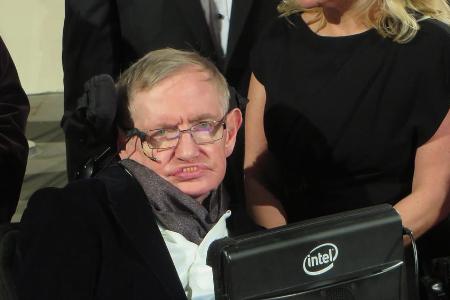 Seit 1985 ist Stephen Hawking auf einen Sprachcomputer angewiesen Seit 1985 ist Stephen Hawking auf einen Sprachcomputer angewiesen