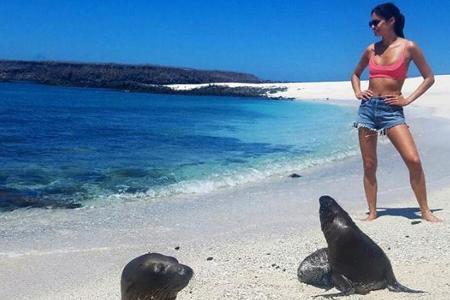 Die Tiere posieren mit Sara Sampaio Die Tiere posieren mit Sara Sampaio